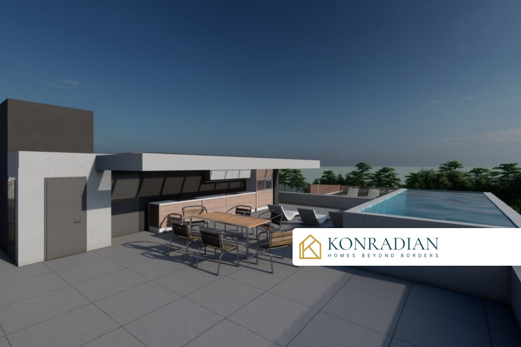 Penthouse with pool and rooftop terrace by the sea